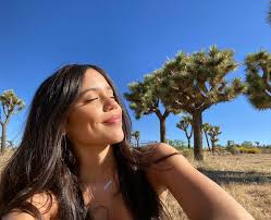 Jenna ortega height weight body statistics are here. Meet Jenna Ortega The New Star Of You