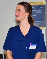 Vuniform offers quality nsw health uniforms like pharmacist uniform and tunic uniforms good for ladies and men. Prinsessan Sofia Forsta Dagen Pa Sophiahemmet Svensk Dam Sofia Kunglig Klader