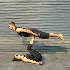 Bob And Trish Acro Yoga Couples Crossfit Bird Leg Press Whenfliersbase Whenbasesfly Relationshipgoals Acro Yoga Leg Press Yoga