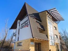 Mersul trenurilor ramnicu valcea craiova iti pune la dispozitie toate informatiile cfr cu privire la aceasta ruta, orarul complet, pretul biletelor, intarzierile, distanta feroviara, timpul de parcurs cat si dotarile pe care trenul le are: Hotel Pensiunea Carpe Diem Ramnicu Valcea