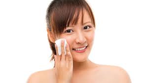 Learn more about how to spot it and begin getting treatment early on. Dermatologist Dr Chris Foo Shares 8 Common Skin Conditions And How To Treat Them