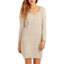 Parfois dotées d'un beau décolleté ou réchauffées par un col roulé ou un col camionneur, elles s'adaptent à toutes les morphologies. Robe Pull En Maille Beige Femme Pas Chere