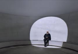Sometimes, it is also written. Review Architecture Of Infinity Cineuropa