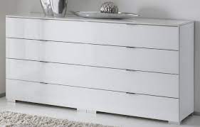 Kommoden sind funktionale kastenmöbel, die gerne verwendet werden, um im schlafzimmer neben dem kleiderschrank weiteren stauraum für wäsche, tücher und socken zu schaffen. Pin Auf Wohnkultur Ideen
