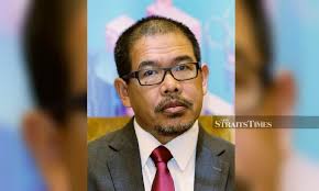 Datuk seri liow soon hee has surrendered to police to help with investigations into rioting at an entertainment outlet in jalan. Tabung Haji Gets New Boss