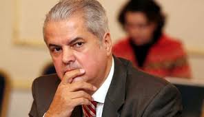 Magistraţii tribunalului bucureşti au decis, luni, să ridice sechestrul instituit de procurori direcţiei naţionale anticorupţie (dna) în cazul imobilului deţinut de adrian şi dana năstase din strada muzeul zambaccian. Adrian NÄƒstase Executat Silit Decizia InstanÈ›ei Este DefinitivÄƒ Cuget Liber