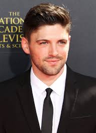 Version ouz'onienne du célèbre générique des feux de l'amour. Robert Adamson Noah Newman Quitte Les Feux De L Amour Casting News Soap Passion Com