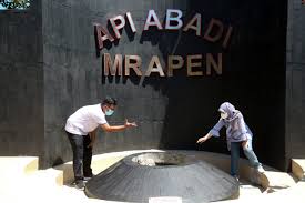 Bulan cinta dan kasih sayang, demikian kata sebagian orang. Api Abadi Mrapen Grobogan Sejak 6 Bulan Mati Akan Coba Dihidupkan Kembali Berita Satu