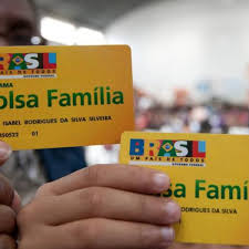 O calendário bolsa família 2020 de pagamentos funciona de maneira estratégica e escalonaria aonde as datas de pagamento são distribuídas por mês que vai de janeiro a dezembro do ano de 2020, é importante ressaltar que o beneficiário tem até 90 dias para realizar o saque. Bolsa Familia Pagamento De Fevereiro Comeca Na Quinta Feira Veja Calendario Economia Estadao