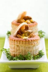 Hummm Vol Au Vent Bouchee A La Reine Une Recette Un Jour Une Recette Recette Vol Au Vent Recette Artisanale Champignons Farcis