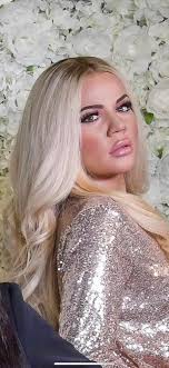 Kim wax statue transformation. : r/KUWTKsnark