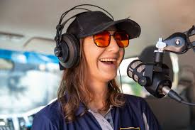 Francois Van Rensburg en Lise Chris Marais van GROOTfm 90.5 kuier vandag  saam met jou, regstreeks van The Village Walk in Hazelwood! Kom kuier saam!  'n GROOT prys ter waarde van R45