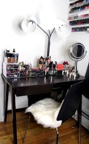 This desk is the large size measuring at 60 wide, small versions of 36 and 48 are also available. 25 Ideas To Create An Ultimate Makeup Nook Digsdigs