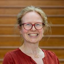 Hora Est!! Last week I successfully defended my dissertation 'Dissecting…