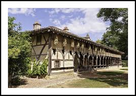 Ferme Bressane Avec Cheminee Sarrasine Et Panouilles Cheminees Anciennes Bressane Cheminee