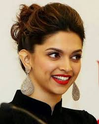 Deepika Is More Of A Spontaneous Actor Her Eyes Are Also So Strong That You Kno Deepika Padukone Style Deepika Padukone Wallpaper Beautiful Bollywood Actress