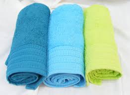 Big and fluffy, the deluxe towels are generously sized with the two bath towels. Buy Pinat Eden Embroidered With Love Bath Towels 480g Israel Catalog Com