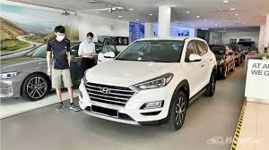 Fahmi ghezab, 39, yang sudah berkecimpung dalam industri penjualan kereta terpakai sejak 8 tahun lalu berkata, gst menyebabkan beliau sukar menawarkan pembelian kereta menerusi pinjaman. Harga Kereta Naik Apabila Sst Kembali 1 Januari 2021 Makin Naik Pula Dengan Omv Baru Wapcar