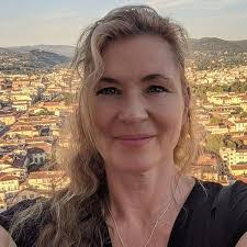 Heather Dillinger's Instagram, Twitter & Facebook