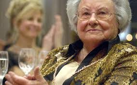 Gladys Fischer's Instagram, Twitter & Facebook