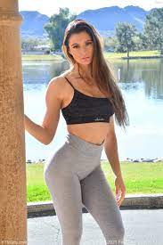 Athletic babe Kara Mitch pulls down her jog pants 16 photos