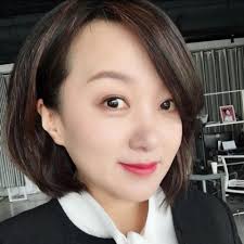 露迷俱樂部- 叮咚叔叔和ZZ姐姐來看我，叮咚叔叔送我的耳環我很喜歡，所以今天我就戴著它來住院，希望心情可以變的好一點😘 @dingdong161  #小露抗癌|