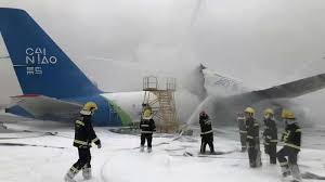 Huit morts dans le crash d'un avion de tourisme près … Un Avion Cargo Russe Ravage Par Un Incendie En Chine Avionslegendaires Net