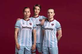 Sg dynamo dresden 21/22 home kit. West Ham United 2021 22 Umbro Away Kit 21 22 Kits Football Shirt Blog