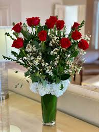 Long stem flowers near me. Rosie Long Stem Red Roses In A Glass Vase In Torrance Ca Andes Florist