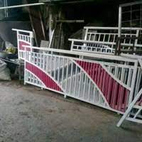 Pagar minimalis harga pagar rumah minimalis berbahan besi dan brc ditentukan dari desain model pagar tinggi tiang dan juga diameternya. Jual Pagar Besi Hollow Minimalis Murah Harga Terbaru 2021