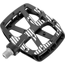 E Thirteen Plus Flat Pedals 22 Pins Online Kaufen Fahrrad De
