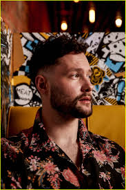 100+] Sfondo Di Calum Scott