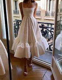 Pin By Lee On Stil Fashion Fancy Dresses Fashion Dresses