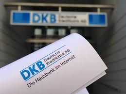 Als partner von unternehmen und kommunen hat sich die bank frühzeitig auf zukunftsträchtige branchen. Kostenloses Girokonto Mit Kreditkarte Der Dkb Dkb Cash Test 2021