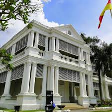 Some 1500 artifacts being the personal collection of sultan abdul aziz shah, the sultan of selangor. Sri Sutra Travel On Twitter Attention To All Our Klang Friends Bored During Cmco Head Over To These Interesting Places 1 Chop Lun Hoe Tinsmith 2 Sultan Abdul Aziz Royal Gallery 3