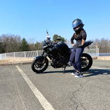 Last week @rosie__loves and I took our bikes out because for some unknown  reason (global warming) it was 74 degrees in the middle of March. We  stopped to take some pictures (because