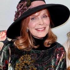 Joyce Tieman's Instagram, Twitter & Facebook