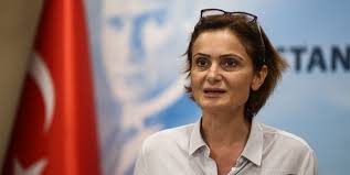 Biri, 7 dakikada çeyrek domuz yiyen canan hanım'a domuz etinin haram. Chp Liler Canan A Isyan Etti Bu Kez Domuz Degil Kopek