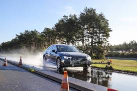Experten empfehlen immer dann sommerpneus aufzuziehen, wenn weder schnee noch eis drohen und die temperaturen dauerhaft. Auto Wirtschaft Das Monatsmagazin Fur Die Automobilbranche