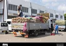 Vegetable lorry hi-res stock photography and images - Alamy