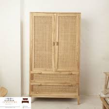 Furniture minimalis yang sangat mewah juga selalu memancing perhatian kebutuhan export luar negeri. Jual Lemari Pakaian Rotan Sintetis Lemari Pakaian Rotan Alami Gandis Furniture Jepara