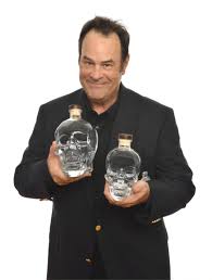 On the show, dan and fellow cast member john belushi became good friends, and becane snl's first real comedy duo.dan and john left snl together in 1979 after. Hollywoodstar Dan Aykroyd Prasentiert Seinen Crystal Head Vodka Genuss Guide