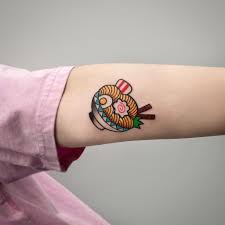 Walking into a tattoo parlor that's got a relaxed, friendly vibe is a great beginning. 30 Originelle Ramen Tattoos Fur Feinschmecker Tattoo Spirit