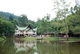 The place has various facilities such as food stalls. Taman Eko Rimba Ulu Bendul Jabatan Perhutanan Semenanjung Malaysia