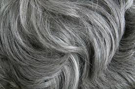 Elle couvre parfaitement les premiers cheveux blancs. Colorer Naturellement Ses Cheveux Blancs Sans Henne