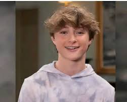 Who does everyone think this week's Performer of the Week should be? It's  Asher Antonyzyn who portrays Danny Morgan for me he did so well at the  funeral for Sam with his