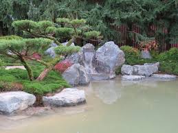 Die gewächshäuser sind geöffnet und dürfen mit maske und abstand auf einem rundweg erkundet werden.! Kyoto In Hessen Teich Wasserfall Und Moos In Harmonie Asiatisch Garten Frankfurt Am Main Von Kokeniwa Japanische Gartengestaltung Houzz