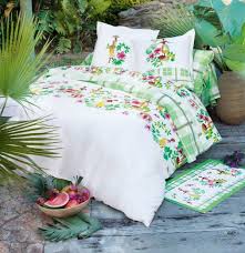 Venues d'ailleurs pour vous évader. Linge De Lit Couleurs Grenadines Par Francoise Saget Pieces A Vivre Dans Le Jardin Linge De Lit Idees Pour La Maison