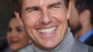 Tom Cruise Teeth 's Middle Tooth The Story Behind His Smile