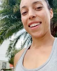 Anna Breedlove's Instagram, Twitter & Facebook